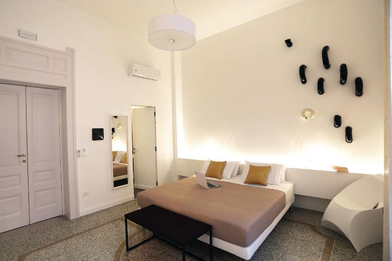 Re Ruggero Rooms in Reggio Calabria, Italy