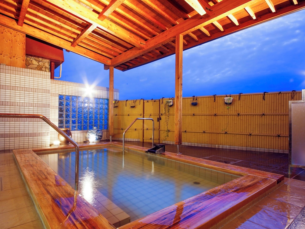 Shiozaki Onsen Awajishima kaijyo Hotel in Minamiawaji, Japan