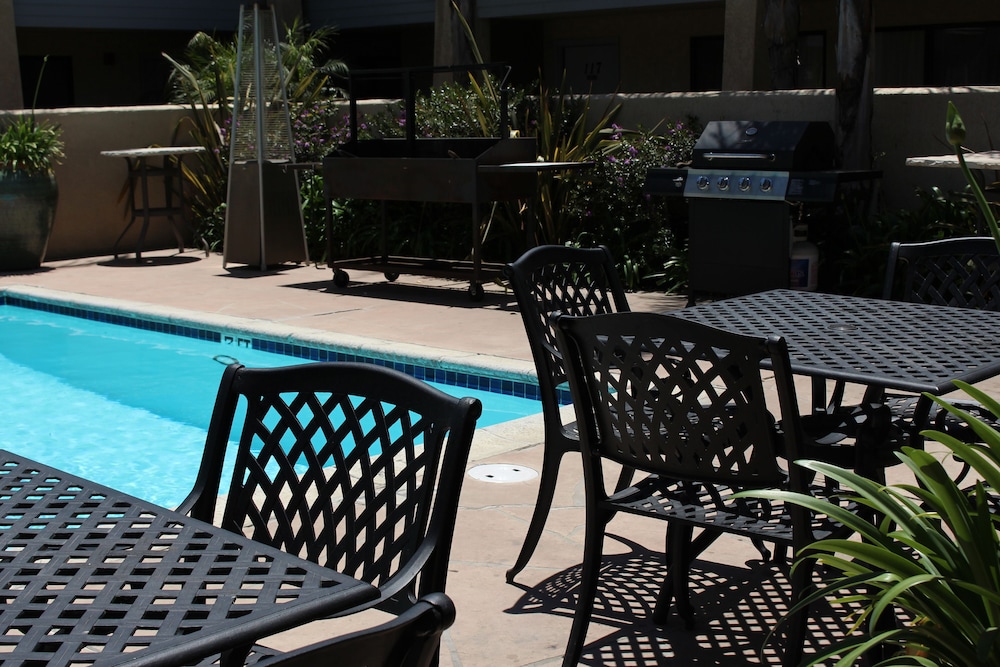 O'cairns Inn & Suites - photo 42