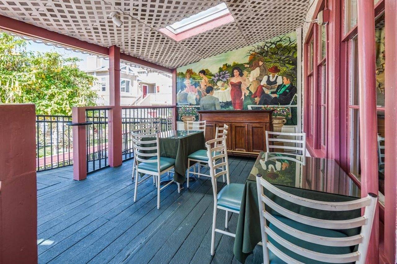 Rose Garden Inn - photo 9