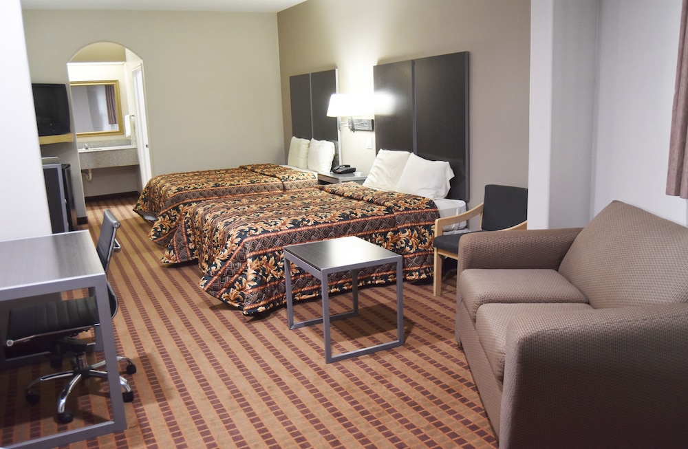 Camelot Inn & Suites Highway 290 NW Freeway - photo 13