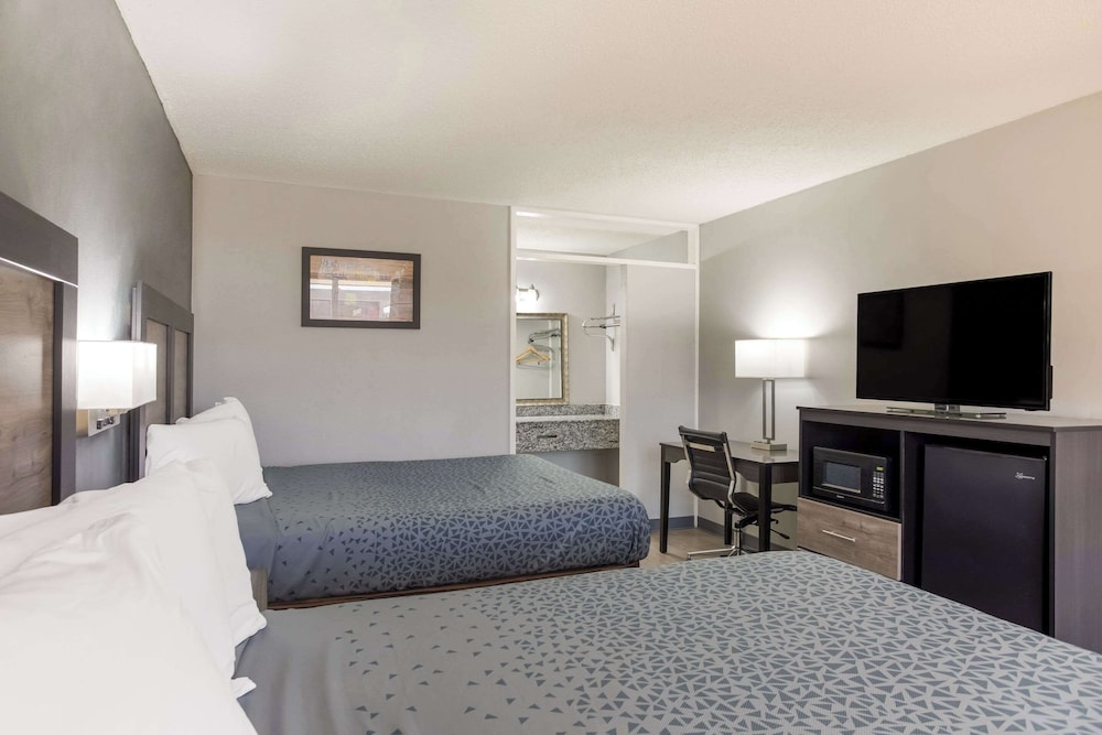 Econo Lodge Cave City - photo 11