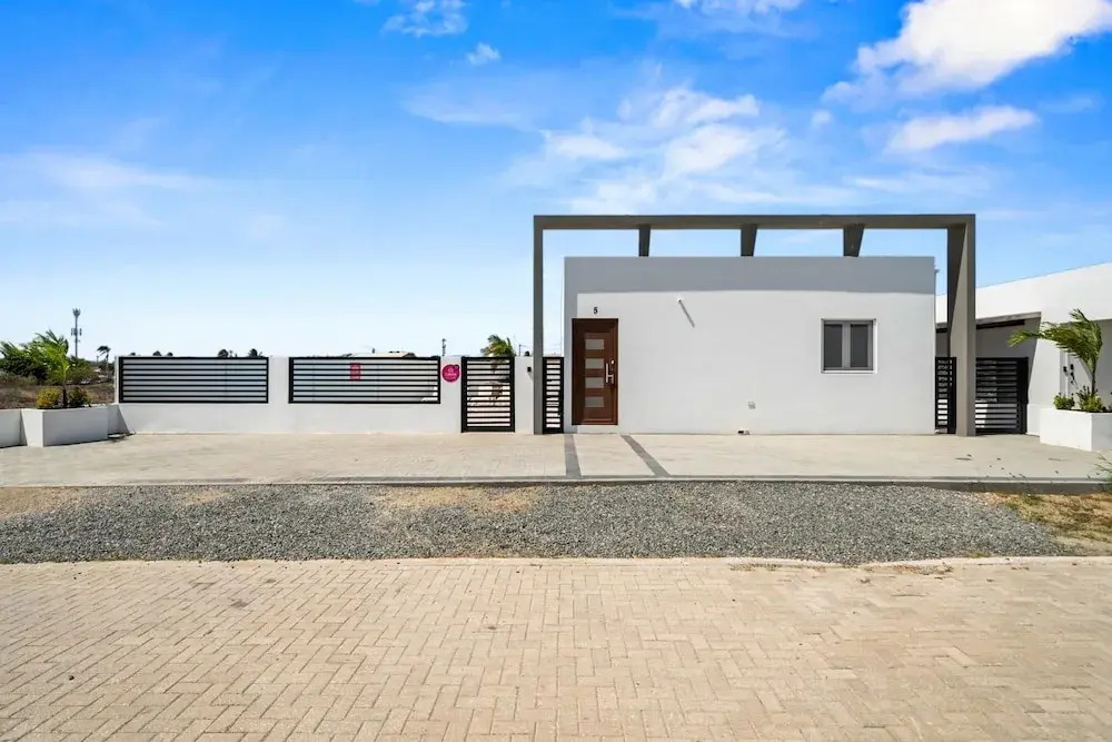 Caya Erasmus 5 in Oranjestad, Aruba