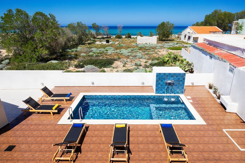 Villa Makisland With Sea View — 4-Star Luxury Hotel in Stavros, Greece