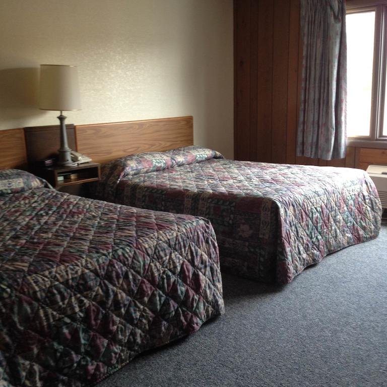 Oneida Village Inn — hotel in Three Lakes