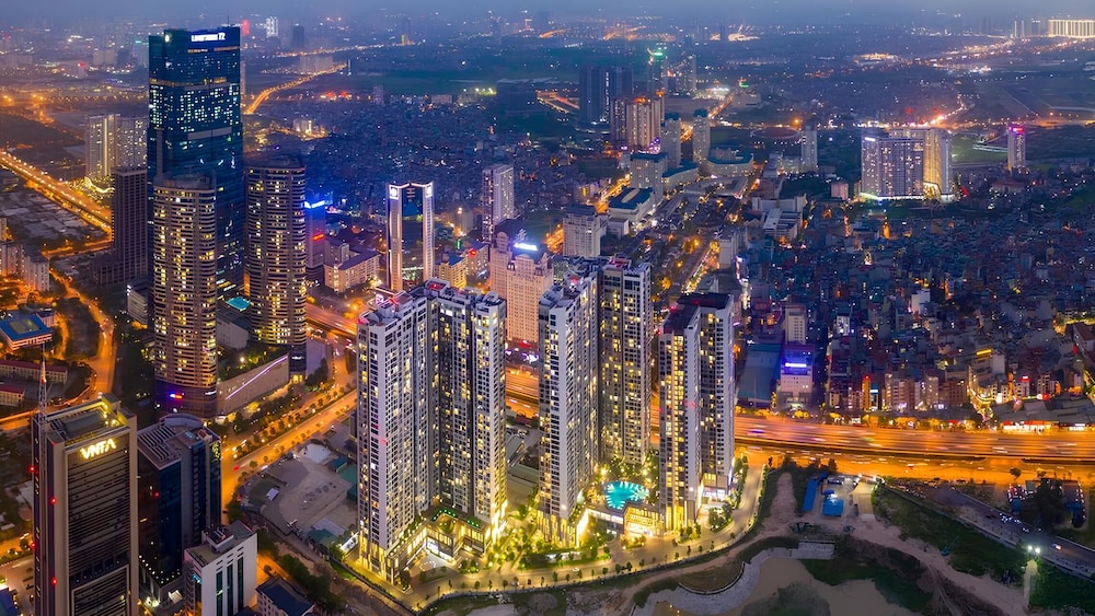 Vinhomes Skylake by Serene Homestay — 4-Star Luxury Hotel in Hanoi, Vietnam