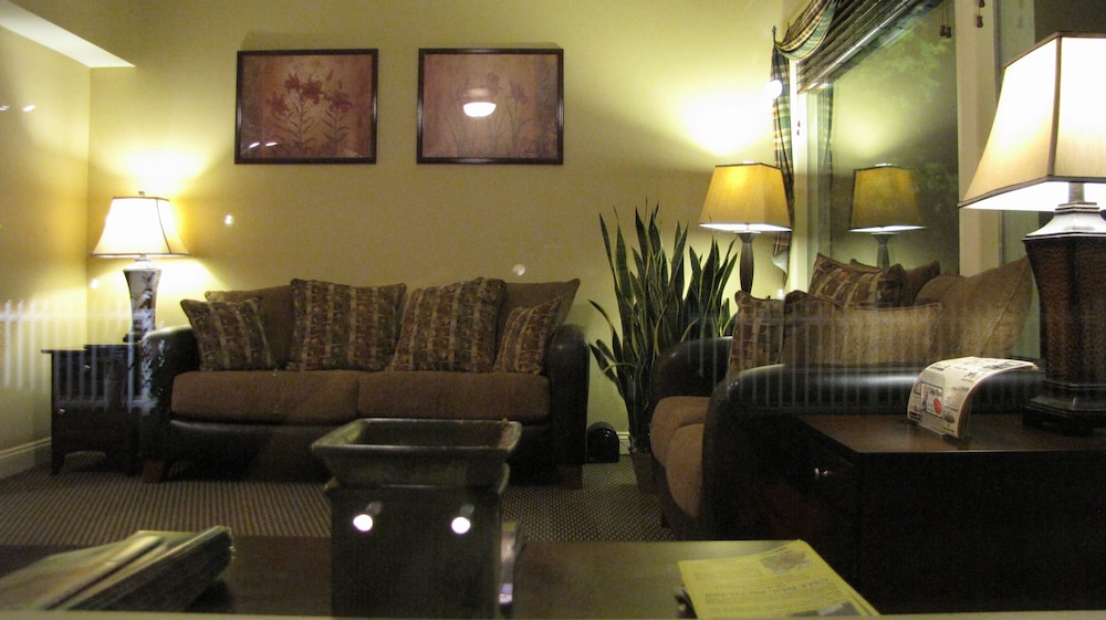 Mt Madison Inn & Suites - photo 3