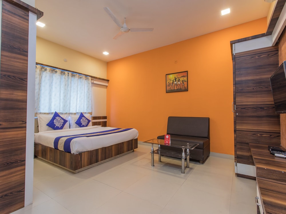 Oyo 2533 Hotel Pride - last minute hotel in Indore