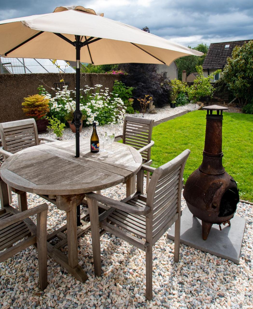Linburn Cottage Dunfermline near Edinburgh — 4-Star Luxury Hotel in Dunfermline, United Kingdom