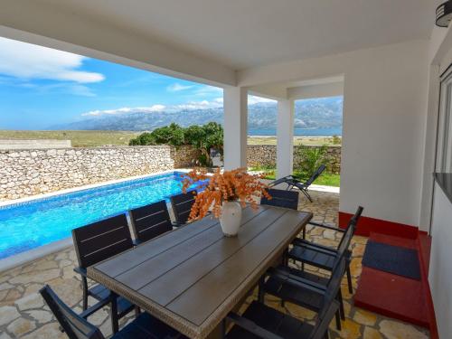 Holiday Home Opera by Interhome — 4-Star Luxury Hotel in Razanac, Croatia