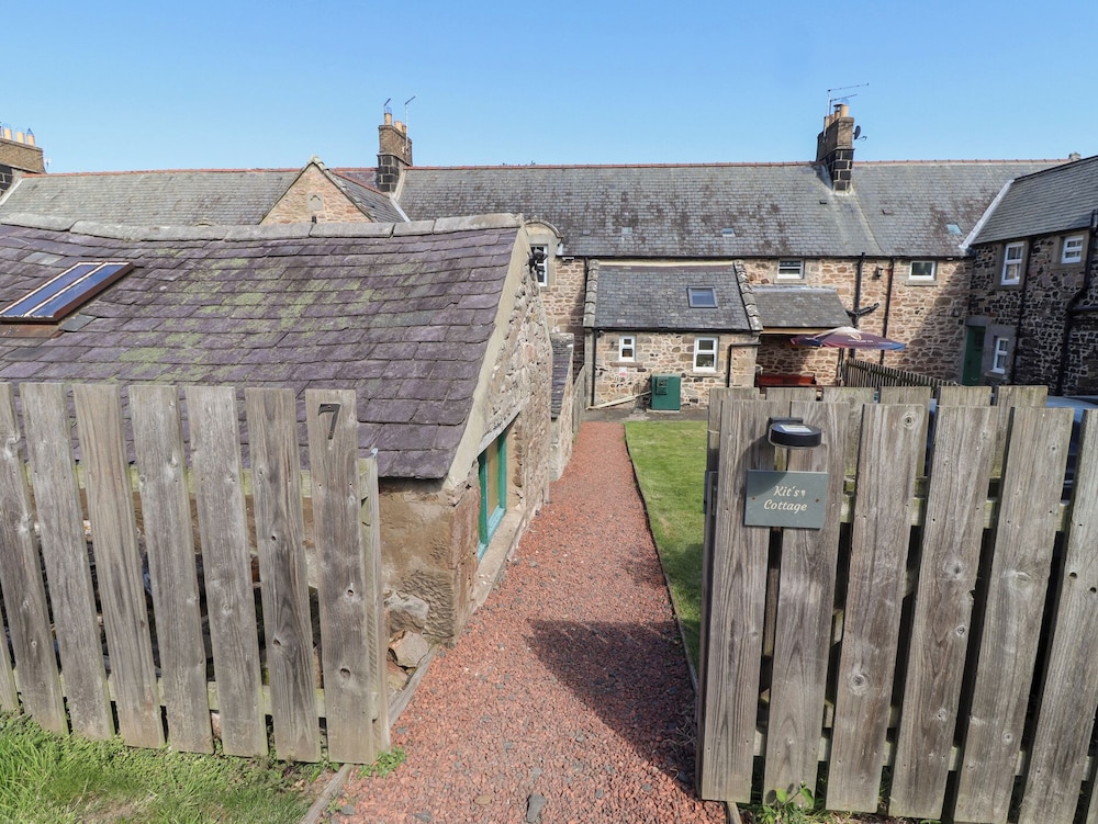 Kits Cottage — 4-Star Luxury Hotel in Belford, United Kingdom