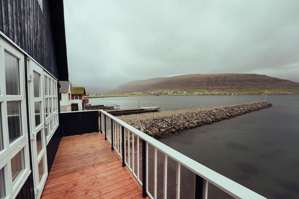 Dahlastova Stunning Boathouse Bay View 3BR in Unknown City, Faroe Islands
