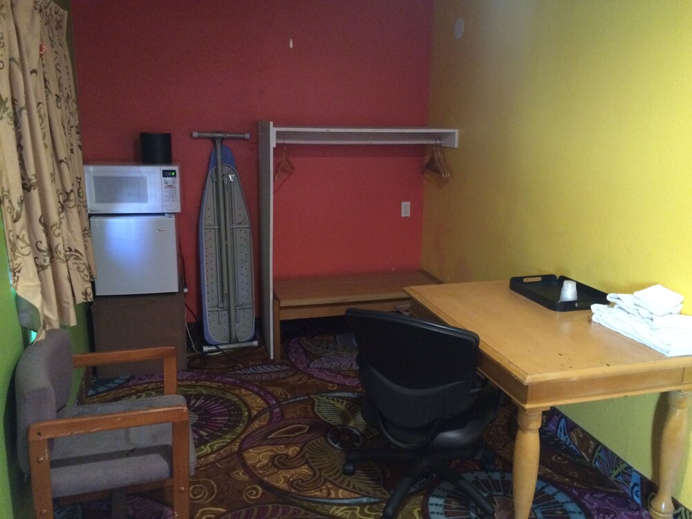 Long Beach Motel - photo 11