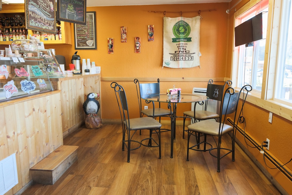 Sea Parrot Inn - photo 26