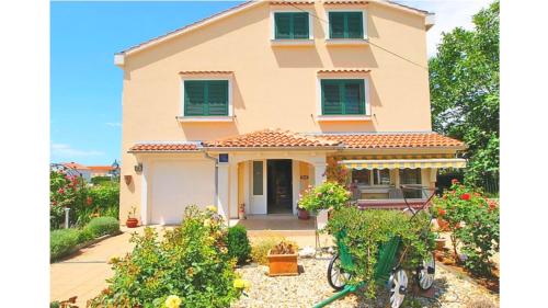 Fantastic Holiday with Small Children 200m From Beach — 4-Star Luxury Hotel in Vrsi, Croatia