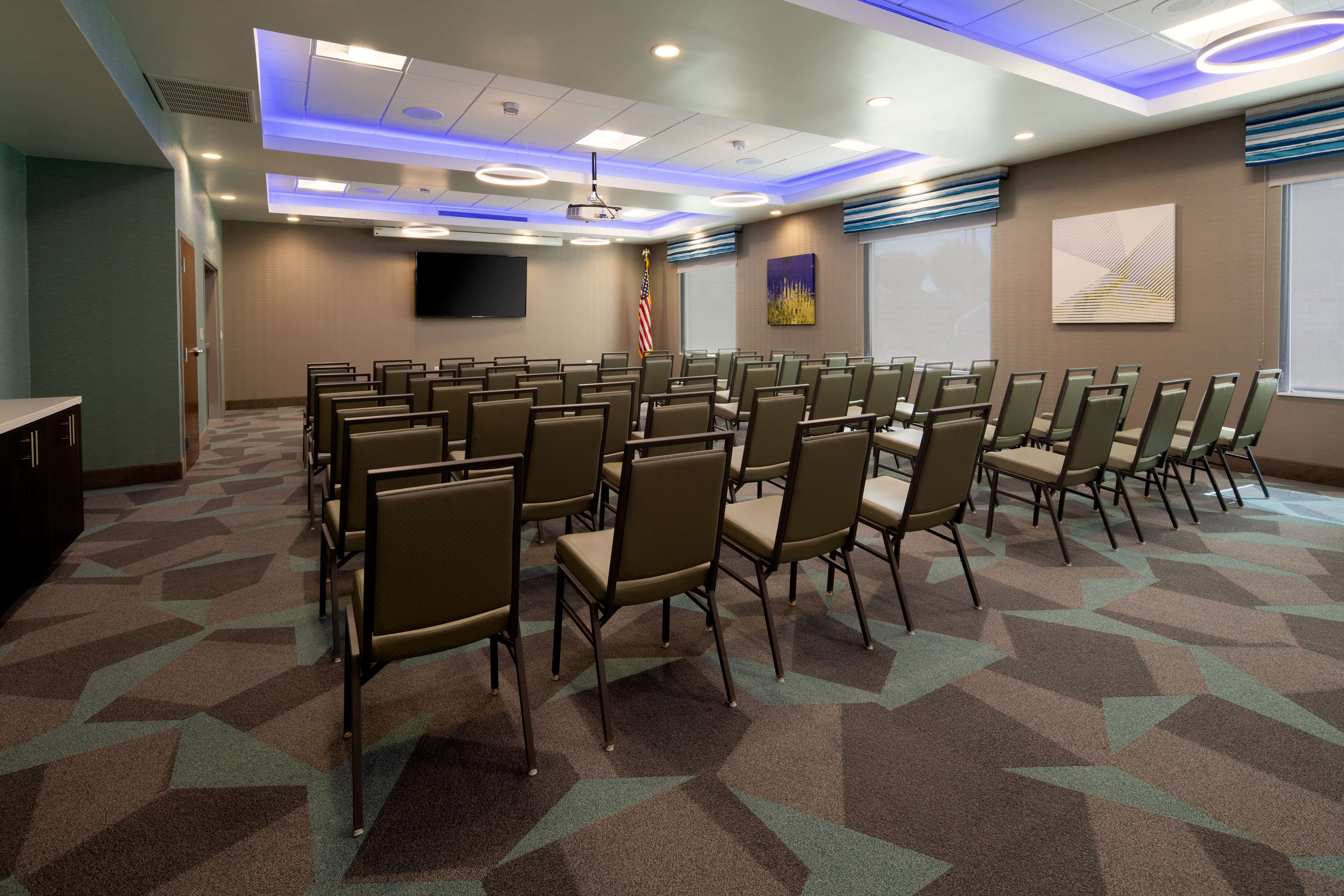 Hampton Inn & Suites Gilroy - photo 14