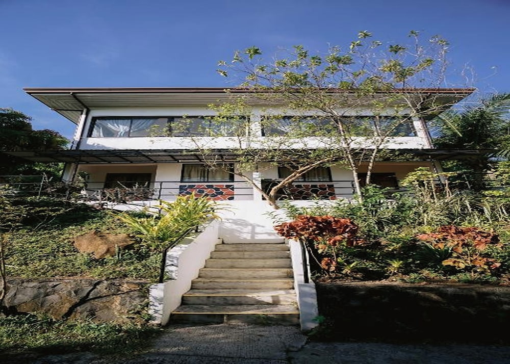 Amazing View Mountain Farm Resort pet-friendly hotel Mabitac