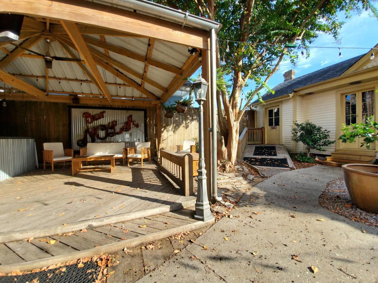 Macarty House a Bohemian Resort with Pool And Cabana Bar - photo 6