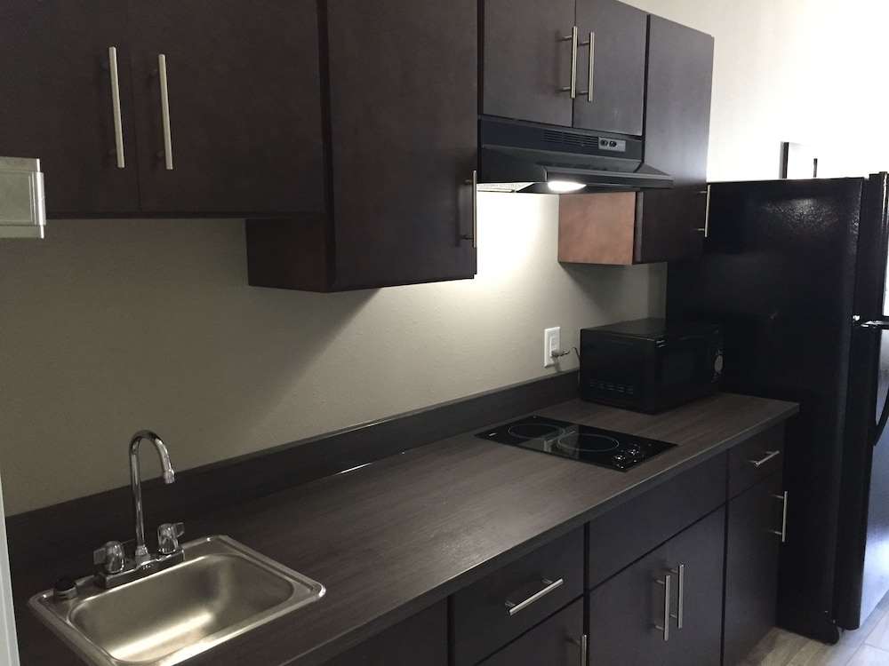 Home Inn and Suites - photo 31