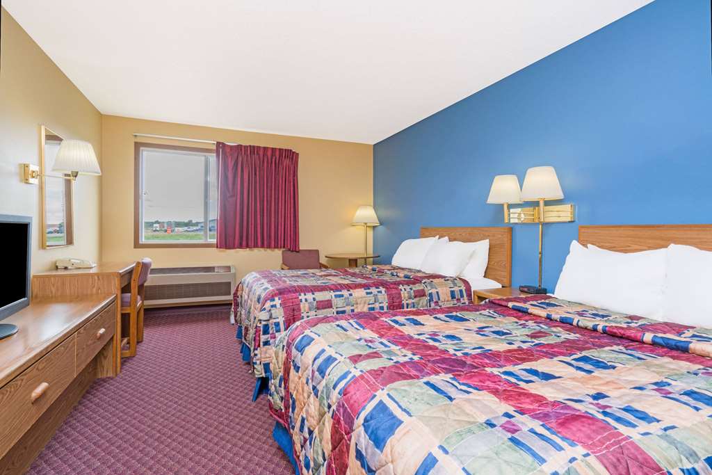 Days Inn by Wyndham West Eau Claire - photo 6