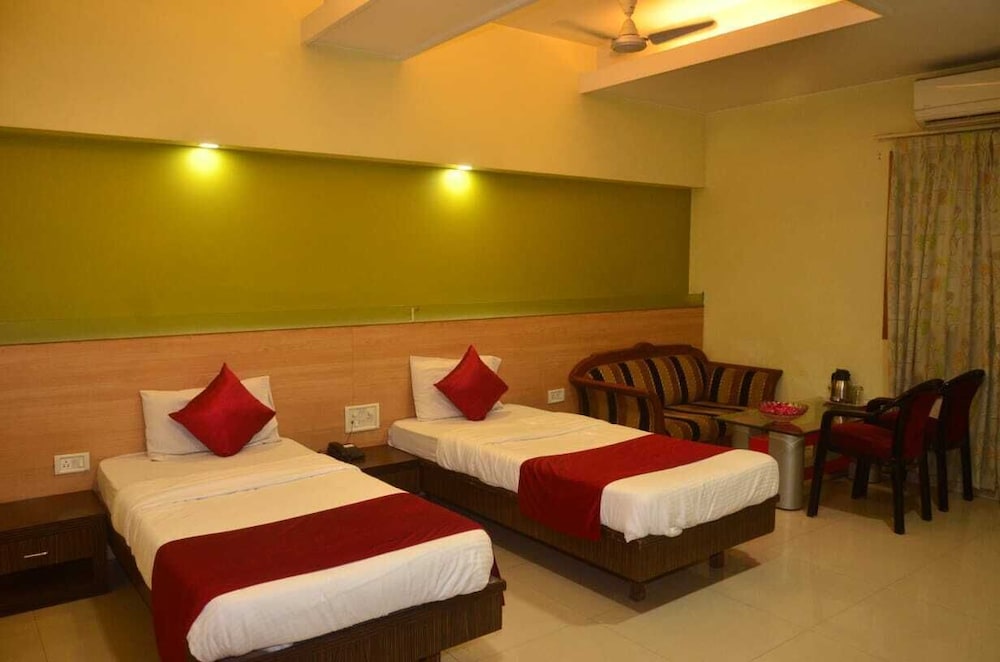 Hotel Poonam in Raipur, India