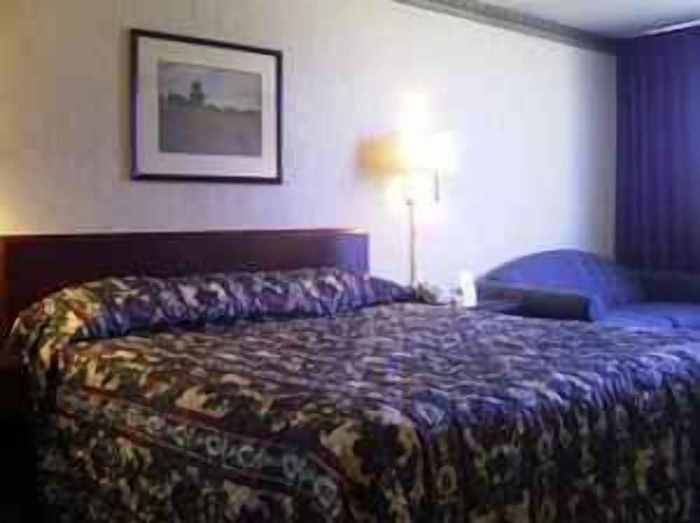 Fairborn Hotel - photo 5