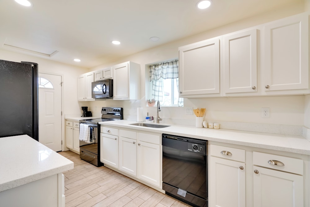 2 Mi to University of Arizona: Tucson Urban Escape in Tucson, United States