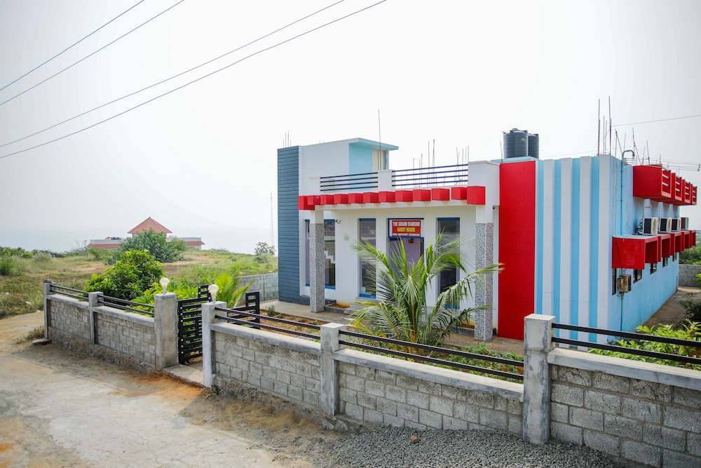 OYO 24967 The Grand Diamond in Nagercoil, India