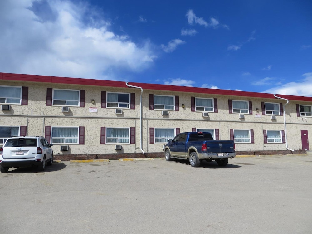 Black Gold Inn - carbon neutral hotel in Edson