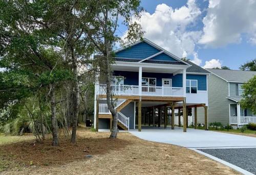 Ya Acht 2 Sea in Oak Island, United States