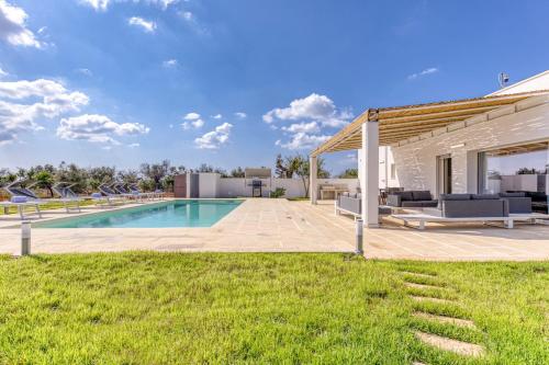 Villa Cento Ulivi By Vivimy — 4-Star Luxury Hotel in Ugento, Italy