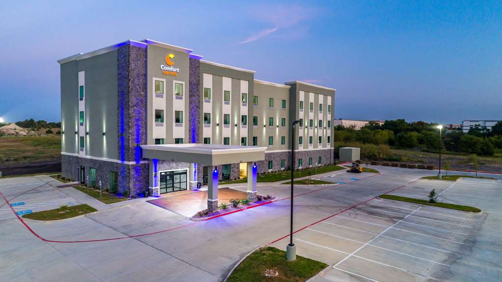 Comfort Suites DeSoto Dallas South - photo 47