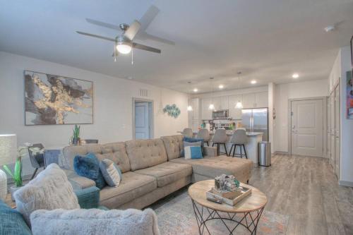 Stylish Music City Getaway 3miles to DWTWN — 4-Star Luxury Hotel in Nashville, United States
