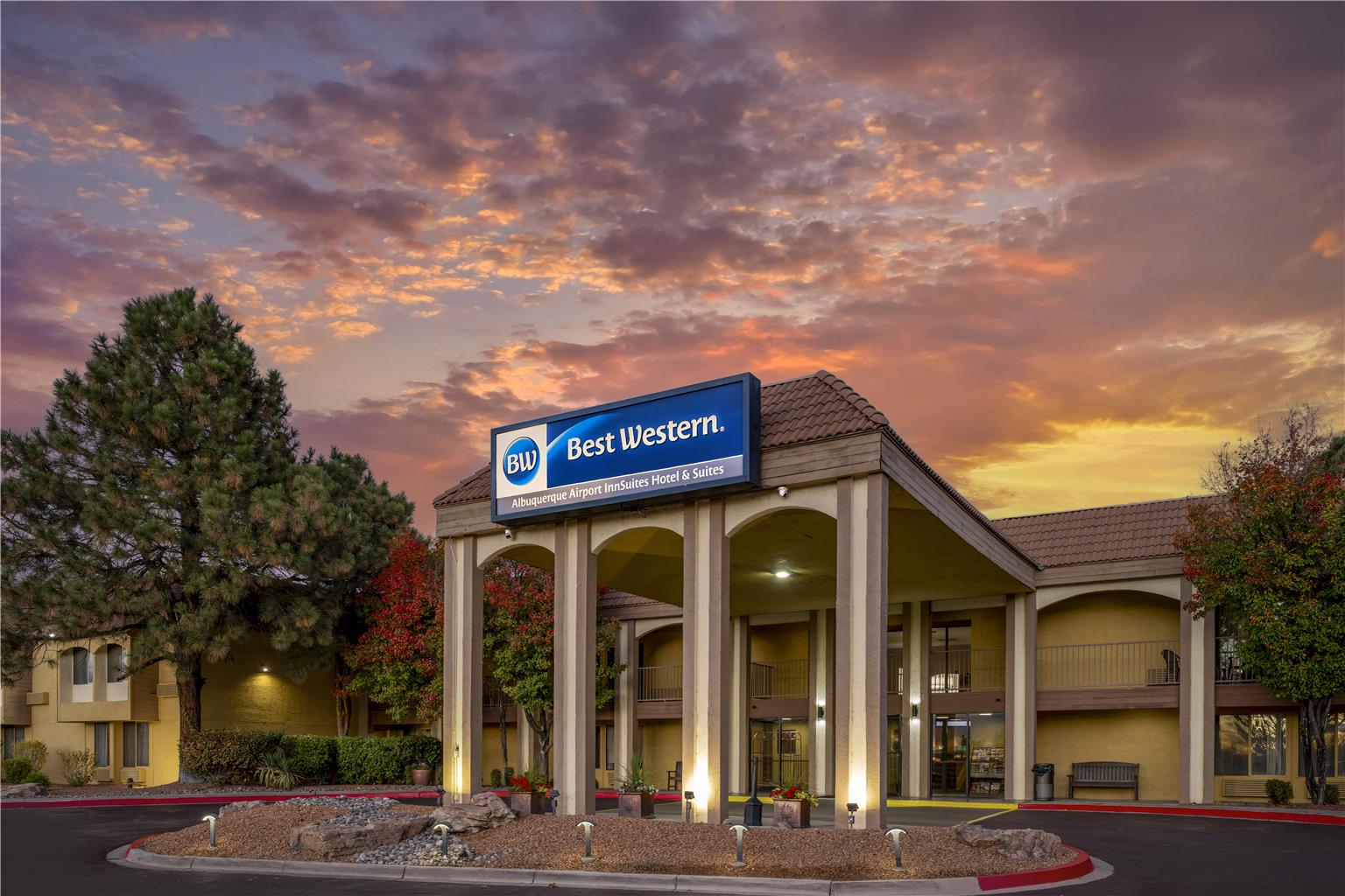 Best Western Airport Albuquerque InnSuites Hotel & Suites - photo 4