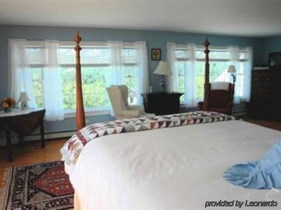 Apple Hill Inn - photo 2