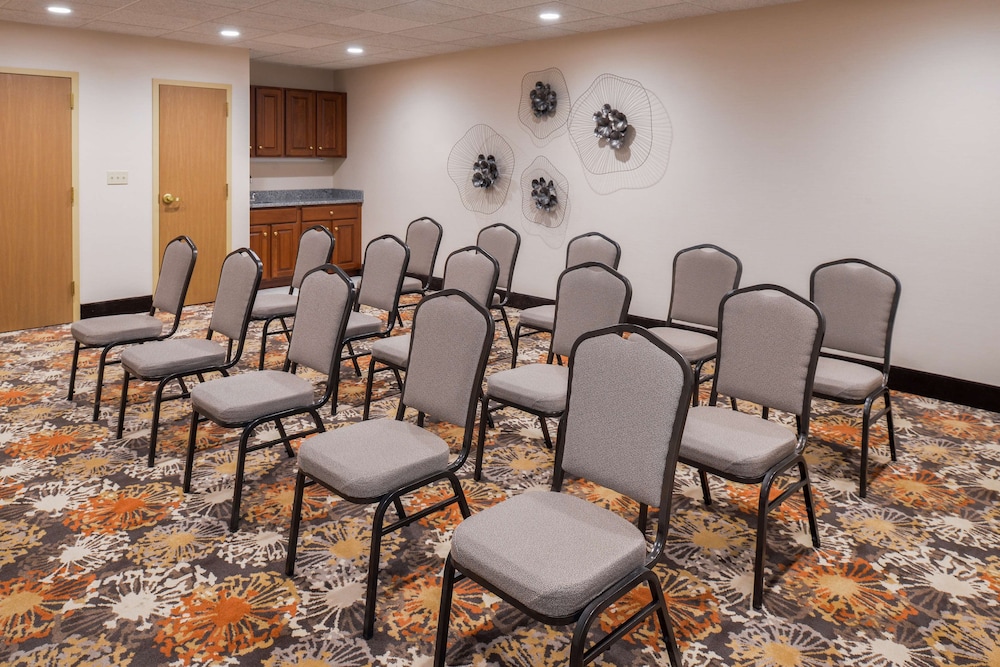 Hampton Inn Elkhart IN - photo 27