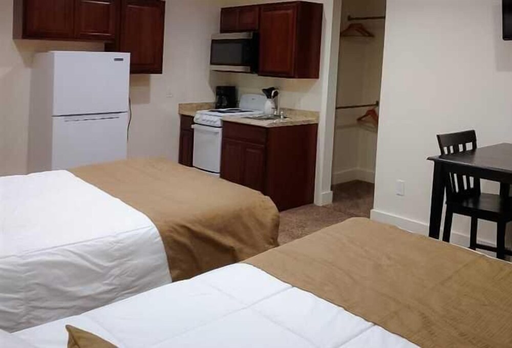 Cattlemen Motel - photo 11