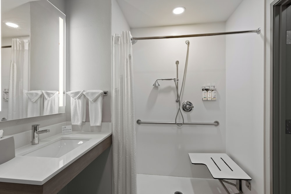 Holiday Inn Express & Suites Oklahoma City NW Quail Springs by IHG - photo 24