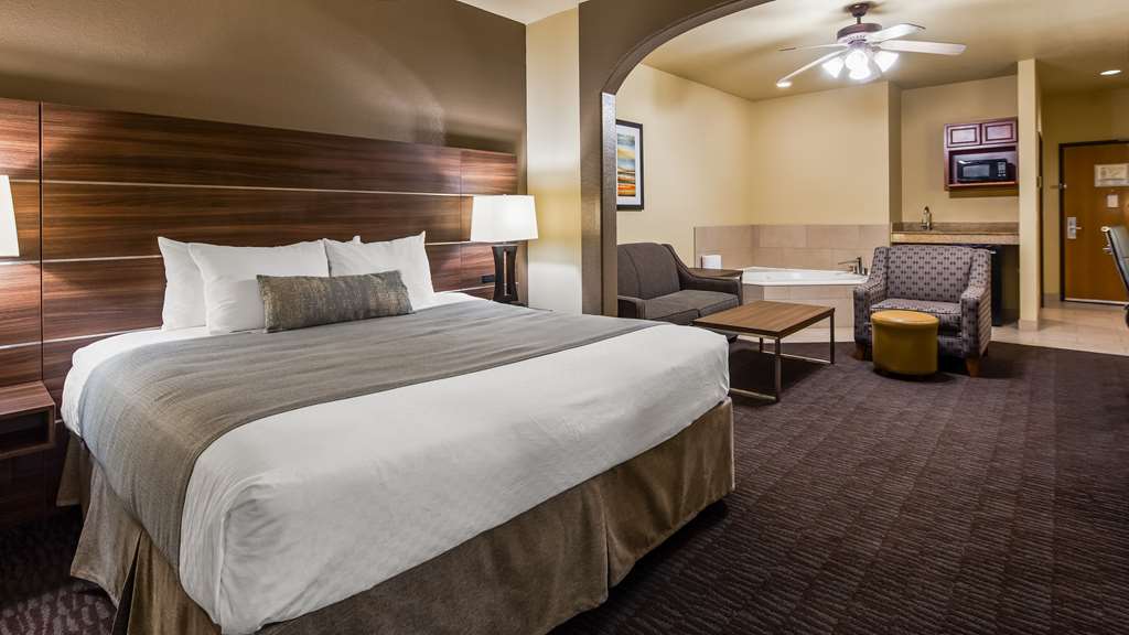 Best Western Plus Hill Country Suites - photo 12