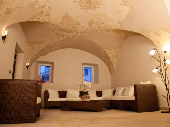 Fitness & Recreational Facilities