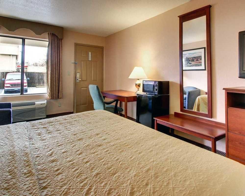 Rodeway Inn North - photo 14