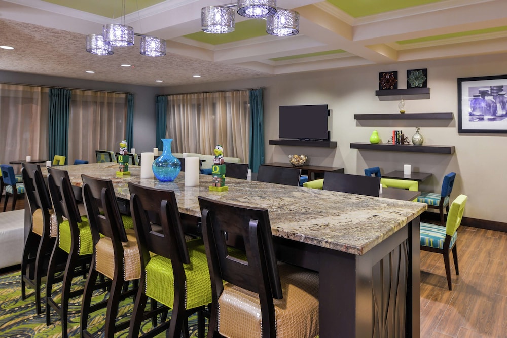 Hampton Inn Eugene - photo 33