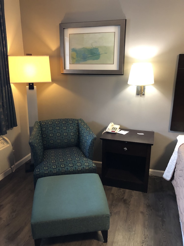Deerfield Inn & Suites - photo 14