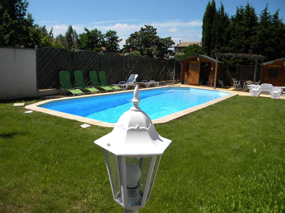 Gîtes La Bastide Jourdan — 4-Star Luxury Hotel in Bollene, France