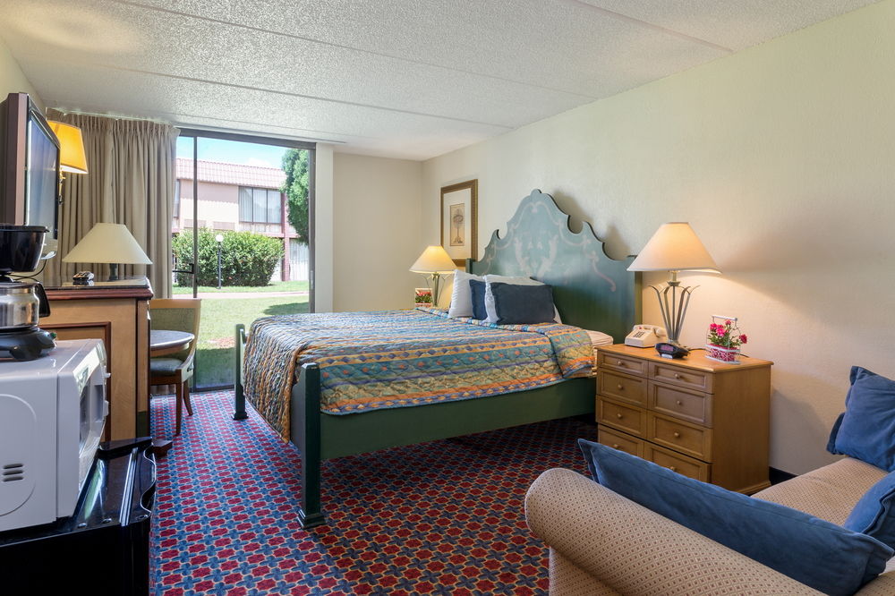 I Drive Grand Resort & Suites - photo 41