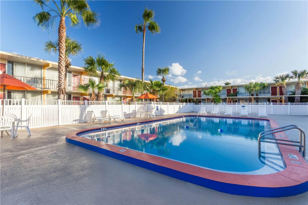 Howard Johnson by Wyndham Lakeland - photo 11