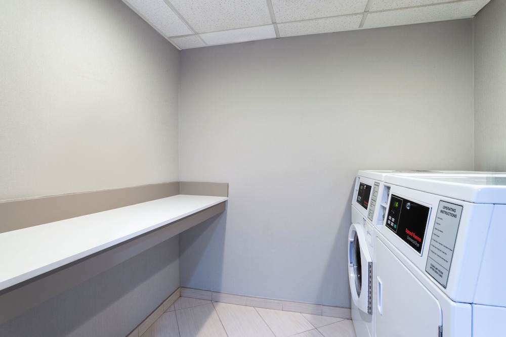 Holiday Inn Express & Suites Cincinnati Riverfront by IHG - photo 46