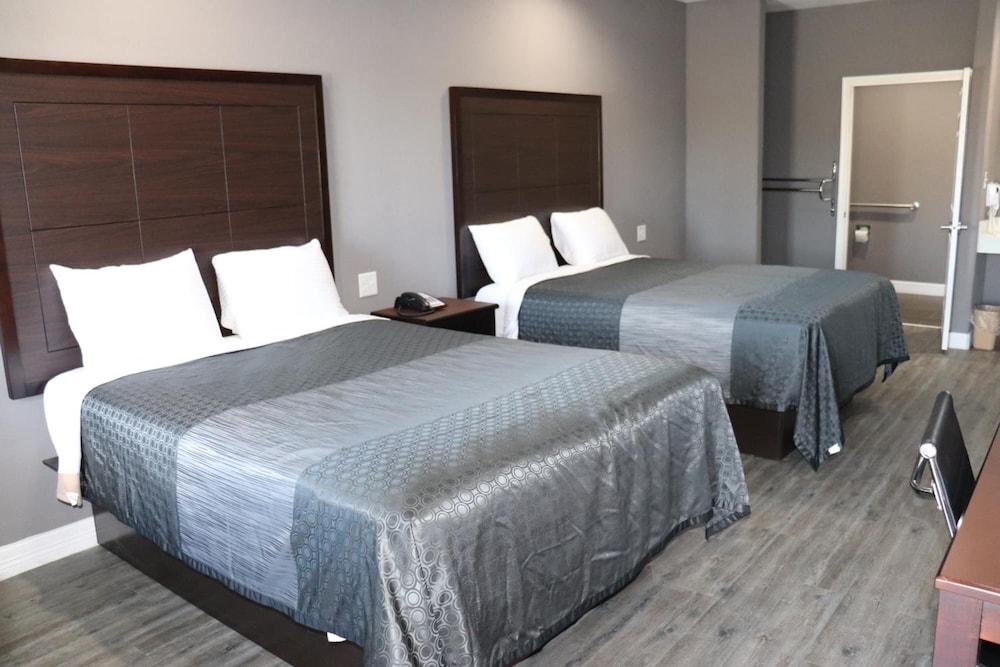 Atlantis Inn and Suites - photo 19