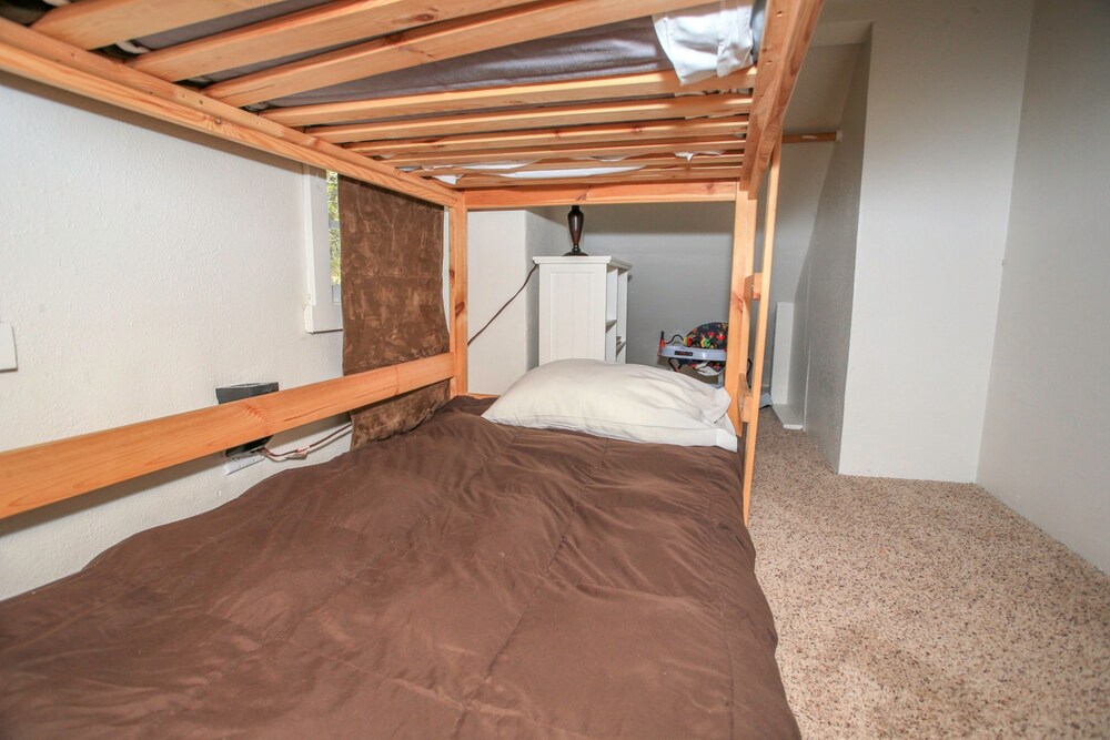 Little Swiss Inn - photo 12