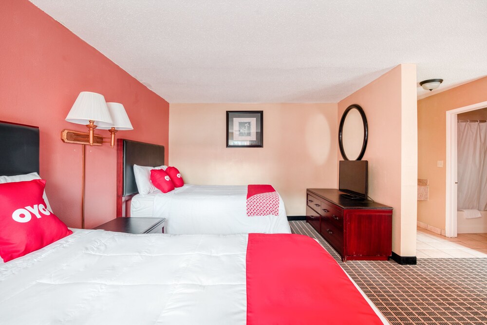 OYO Hotel Fayetteville S Eastern Blvd - photo 9